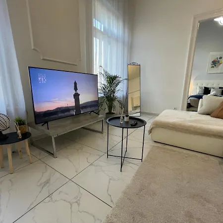 Luxury Riverside Panorama