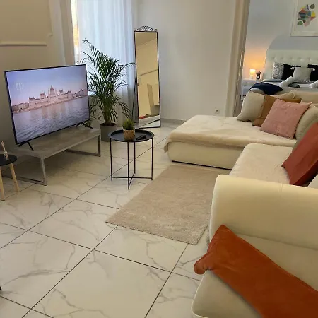 Luxury Riverside Panorama Apartment Budapest