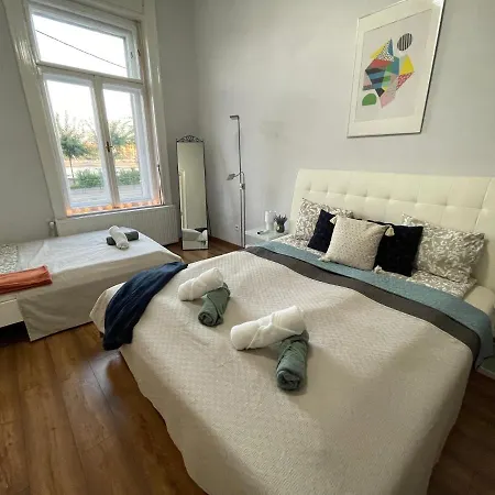 Luxury Riverside Panorama Διαμέρισμα *