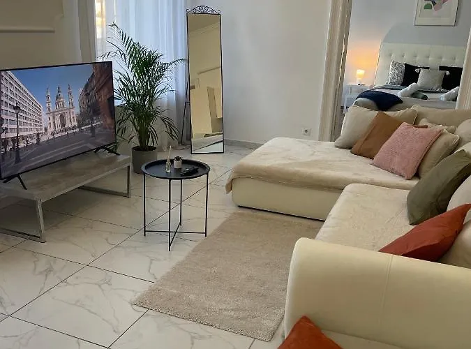 Luxury Riverside Panorama