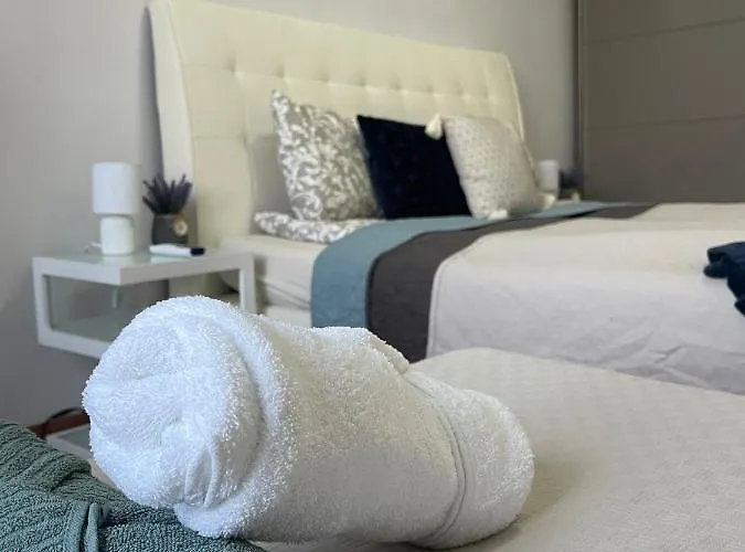 Luxury Riverside Panorama *