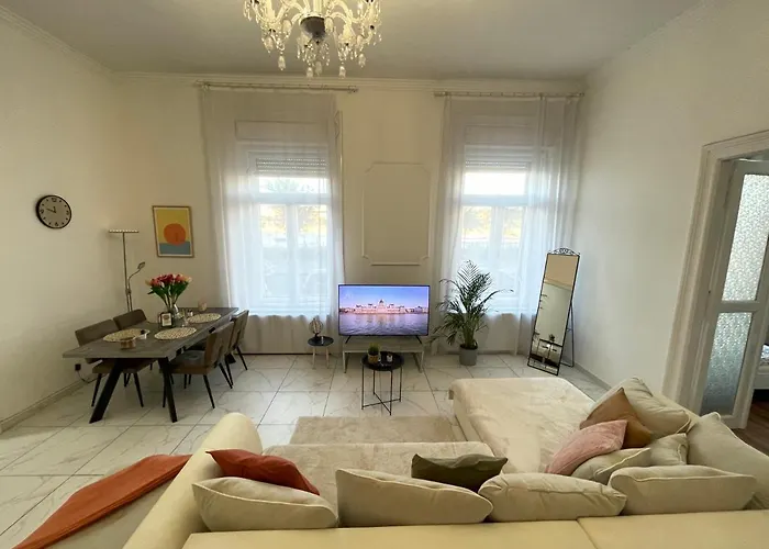 Luxury Riverside Panorama