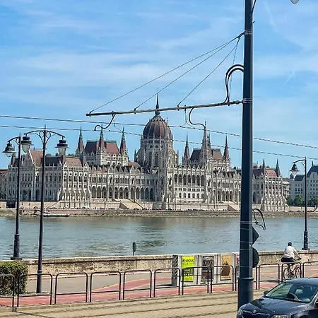 Апартаменты Luxury Riverside Panorama *