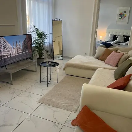 Luxury Riverside Panorama