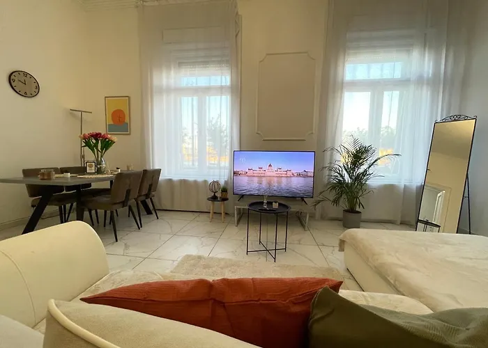 Luxury Riverside Panorama Apartament *